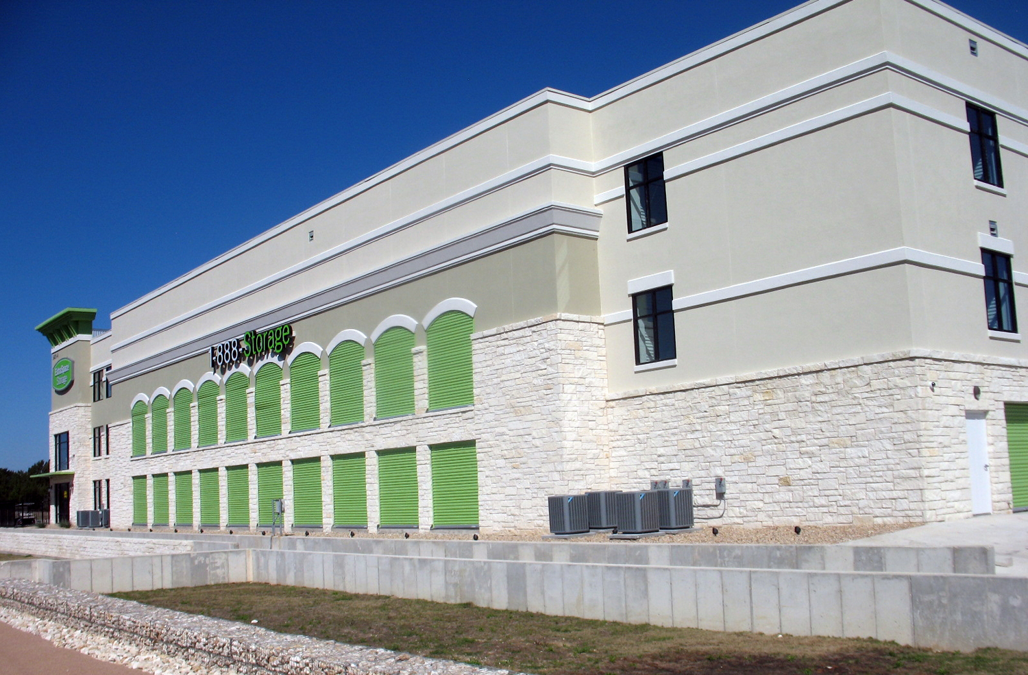 JM Page ( Extra Space 2100 IH 35) 04